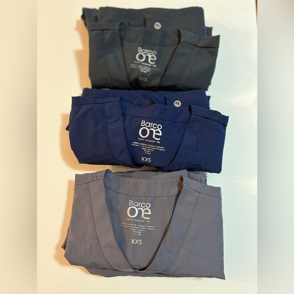 3 sets of BARCO ONE scrubs - Picture 5 of 15